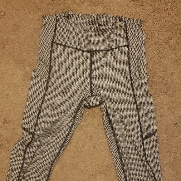 Lululemon tights - Picture 2 of 6